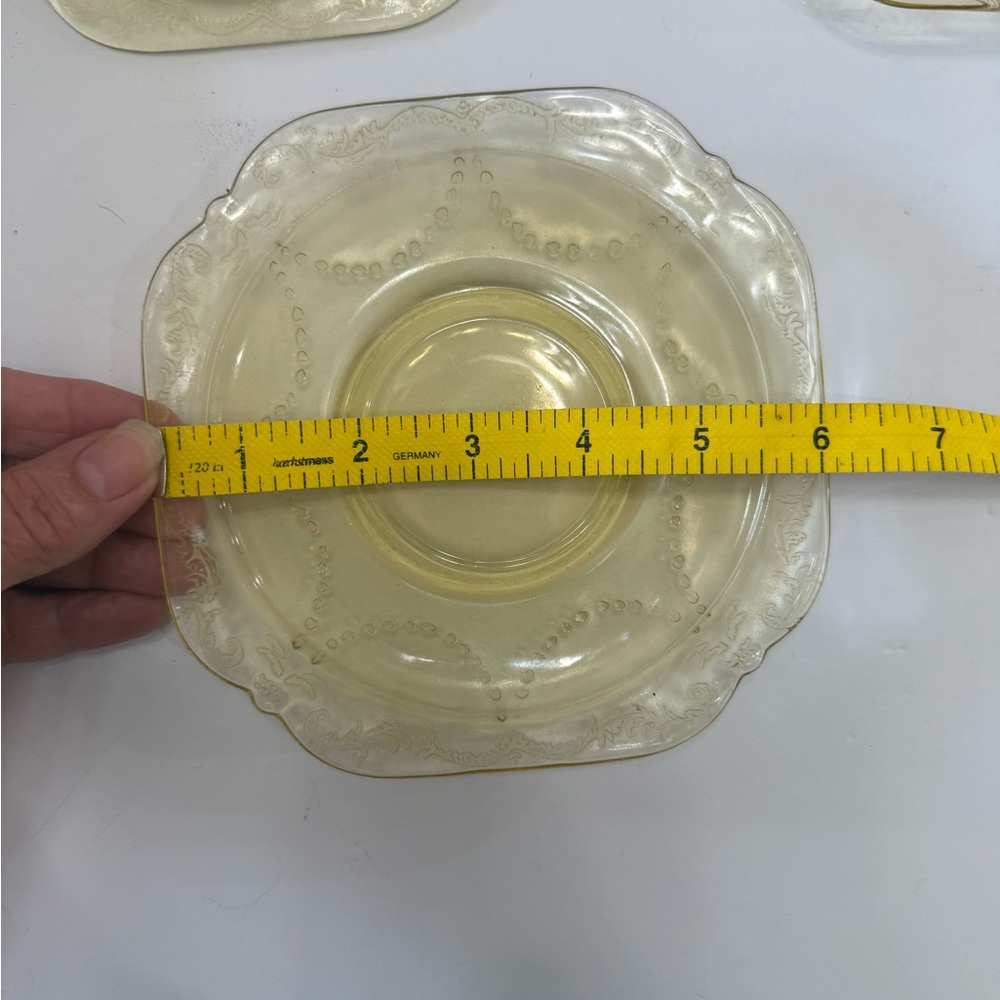 Vintage Depression
Glass Madrid Pattern
Federal Yellow Amber
4 Saucers - Picture 5 of 5